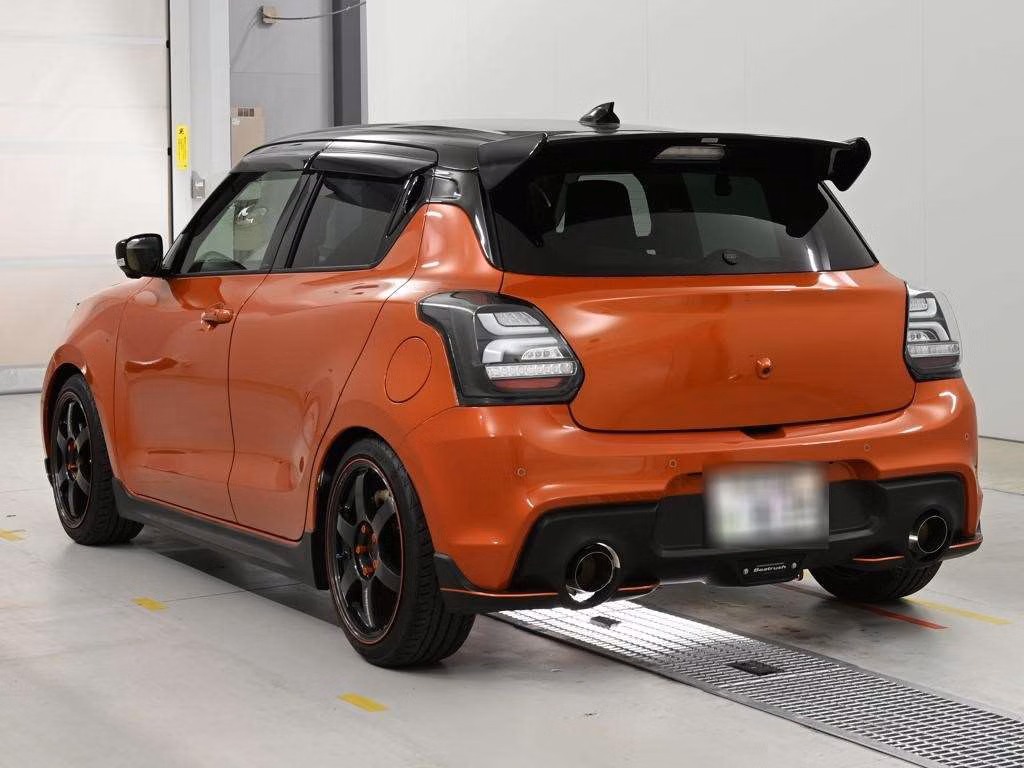 SUZUKI SWIFT