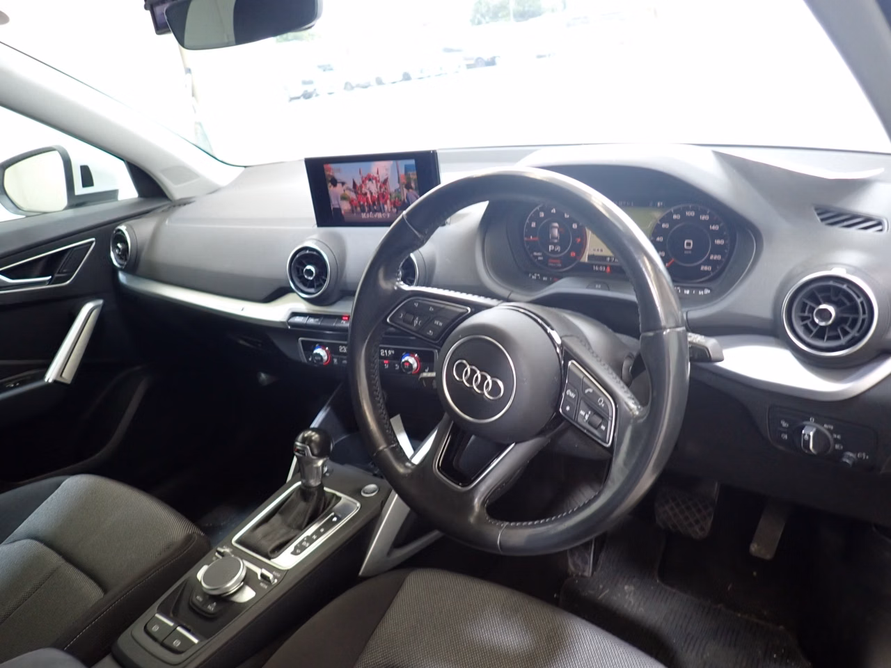 AUDI Q2