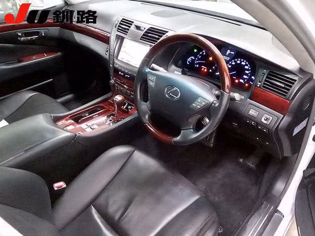 LEXUS LS600H