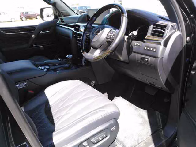 LEXUS LX570