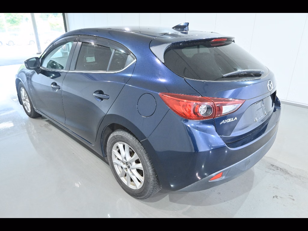 MAZDA AXELA