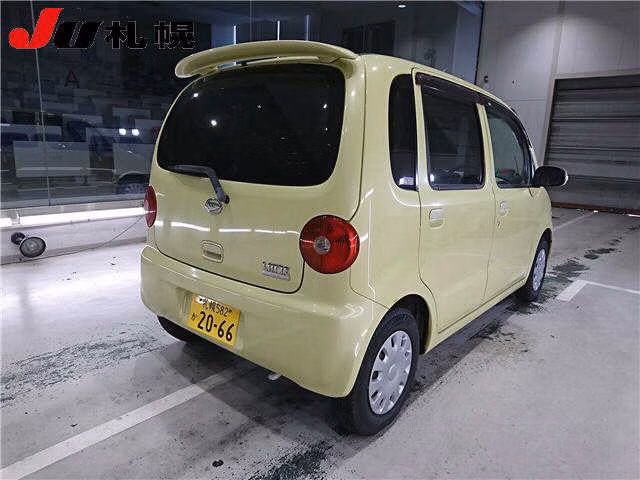 DAIHATSU MOVE LATTE