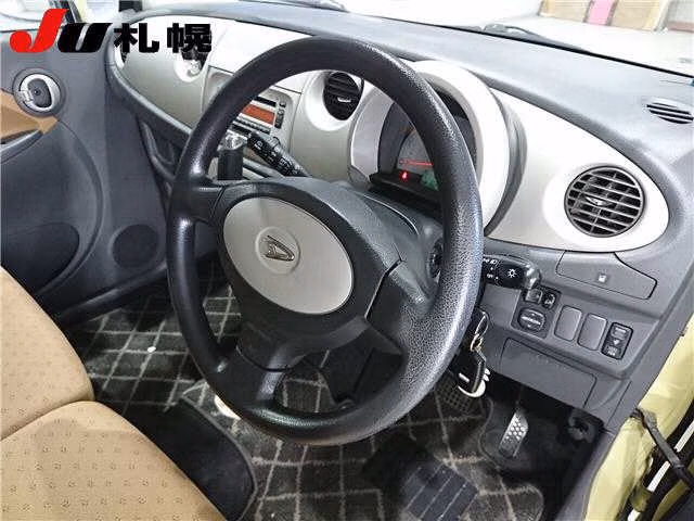 DAIHATSU MOVE LATTE