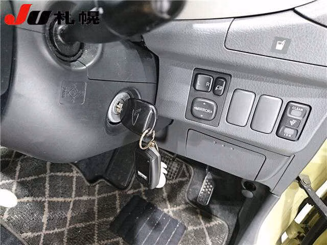 DAIHATSU MOVE LATTE