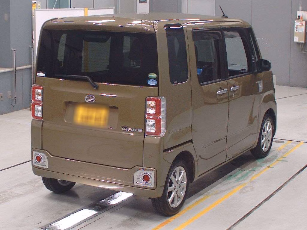 DAIHATSU WAKE