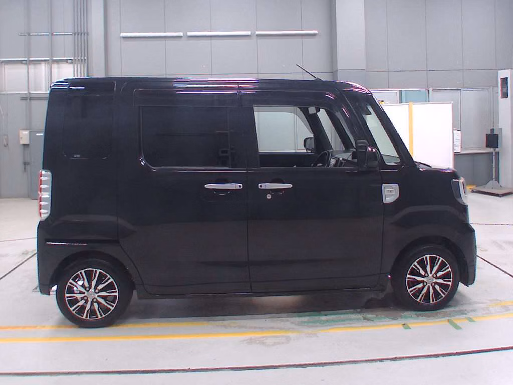 TOYOTA PIXIS MEGA