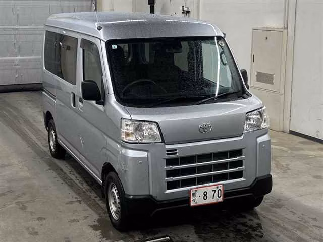 TOYOTA PIXIS VAN