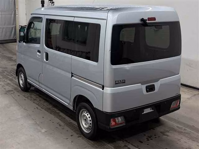 TOYOTA PIXIS VAN