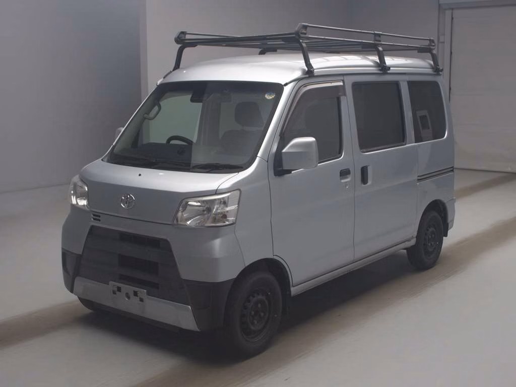 TOYOTA PIXIS VAN