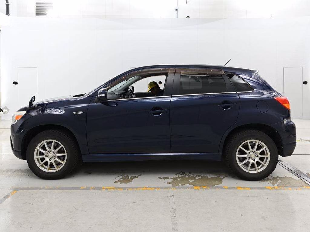 MITSUBISHI RVR