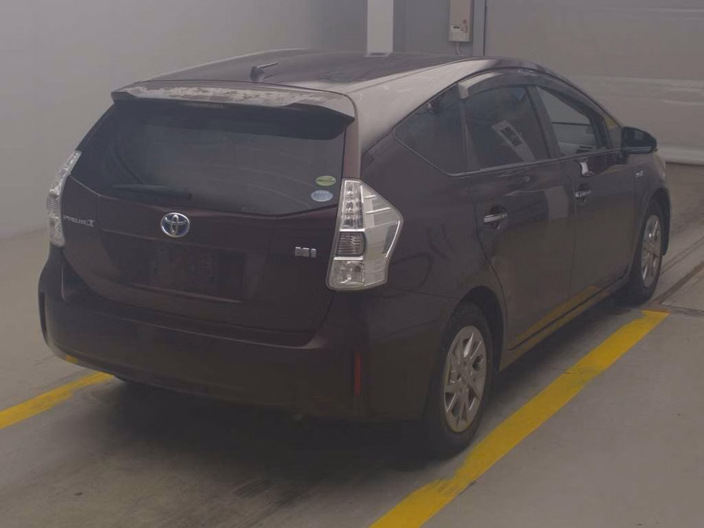 TOYOTA PRIUS ALPHA