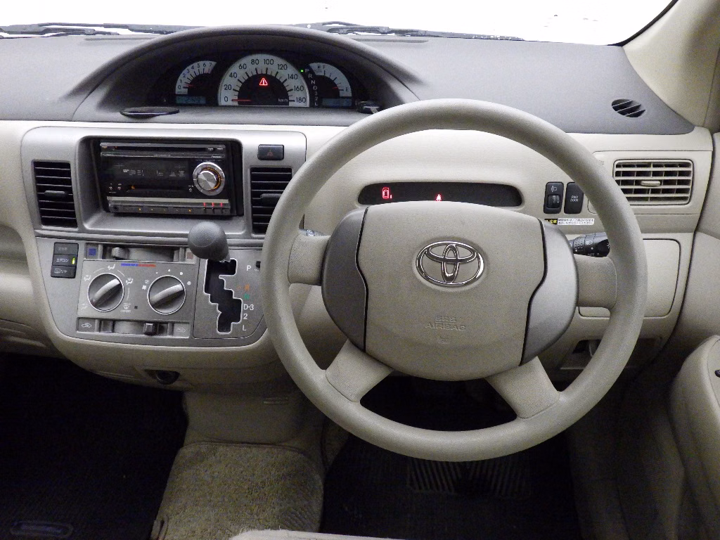 TOYOTA RAUM