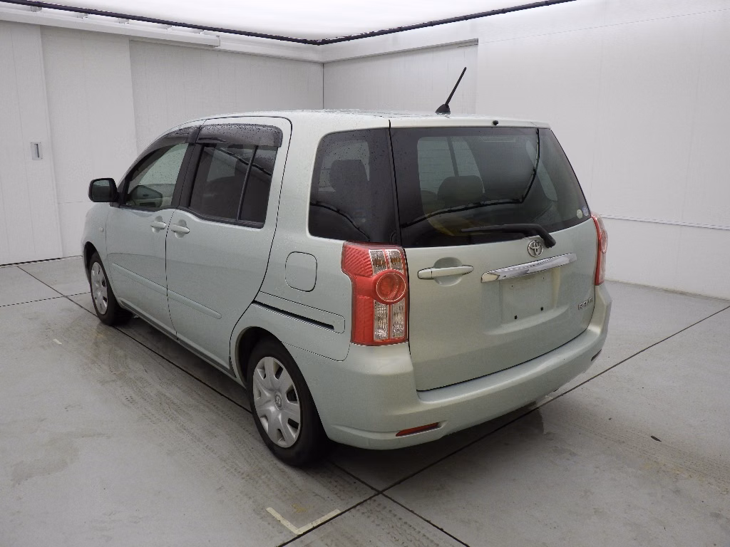 TOYOTA RAUM