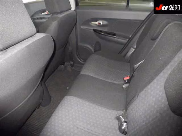 TOYOTA IST