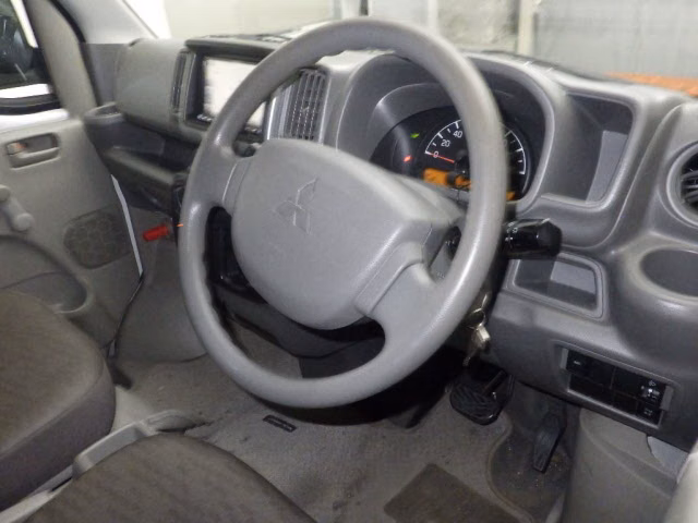 MITSUBISHI MINICAB
