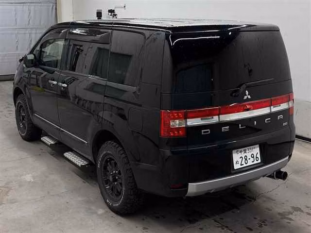 MITSUBISHI DELICA D:5