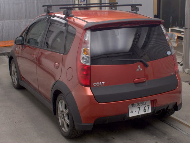 MITSUBISHI COLT