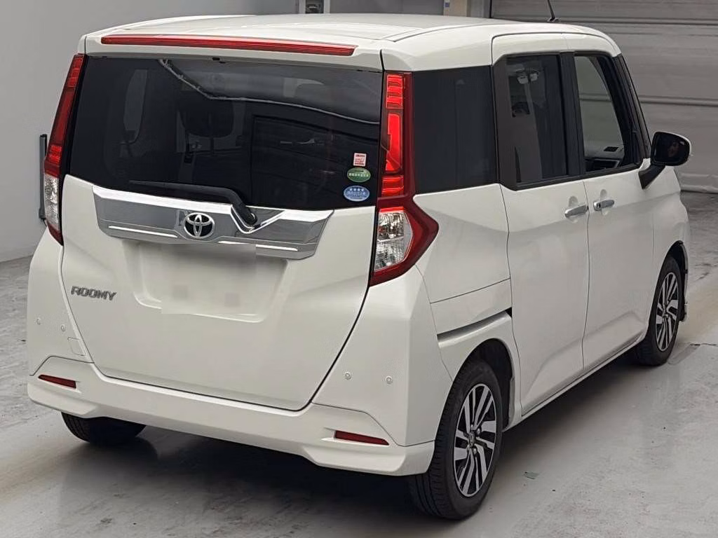 TOYOTA ROOMY