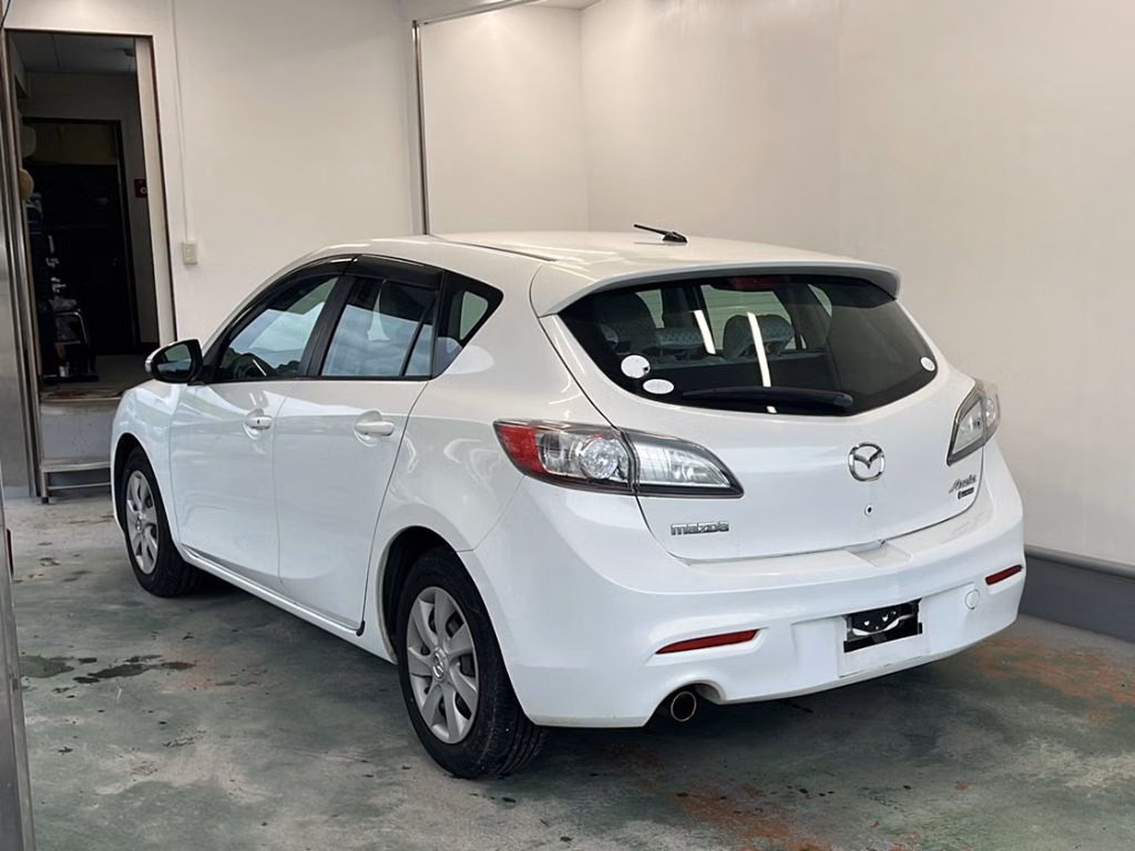 MAZDA AXELA
