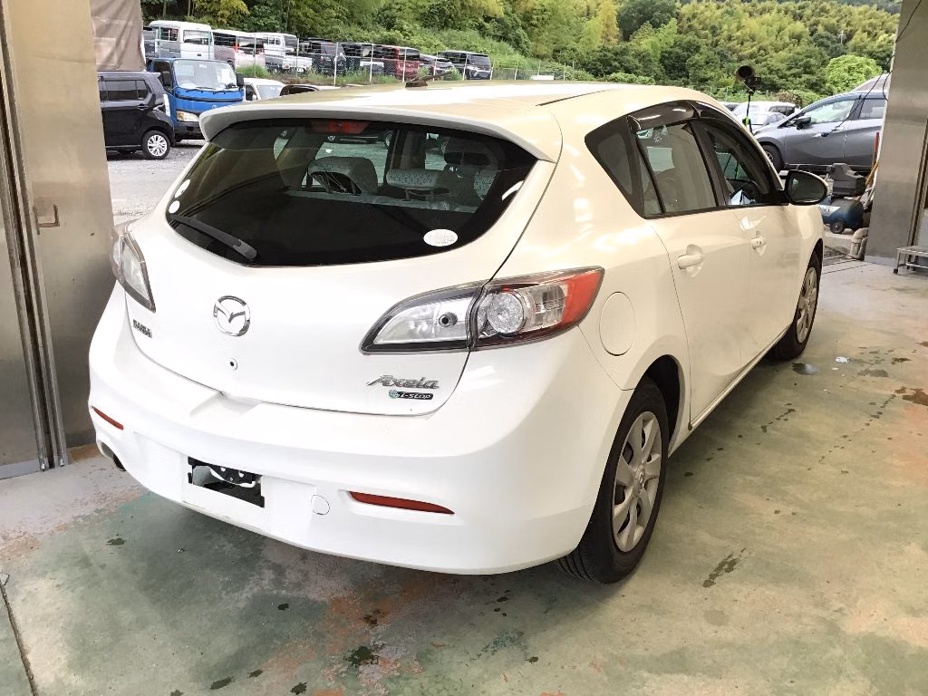 MAZDA AXELA