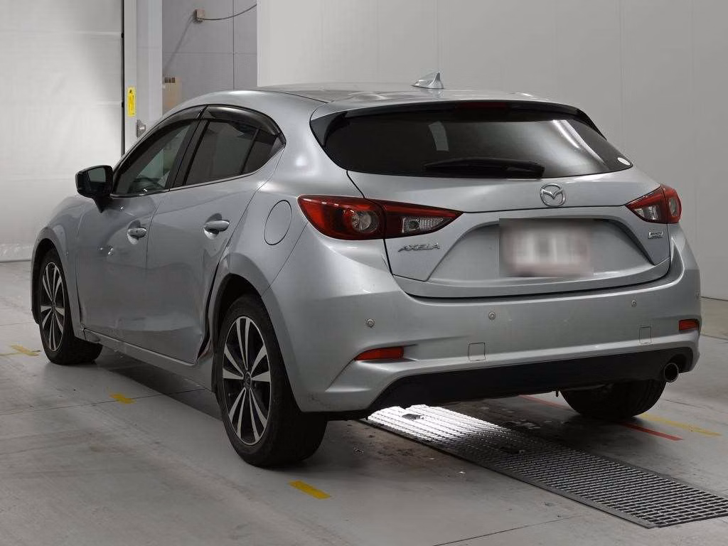 MAZDA AXELA