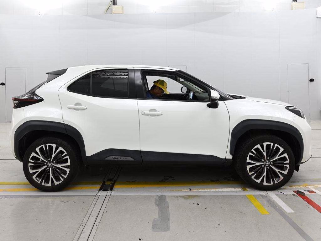 TOYOTA YARIS CROSS