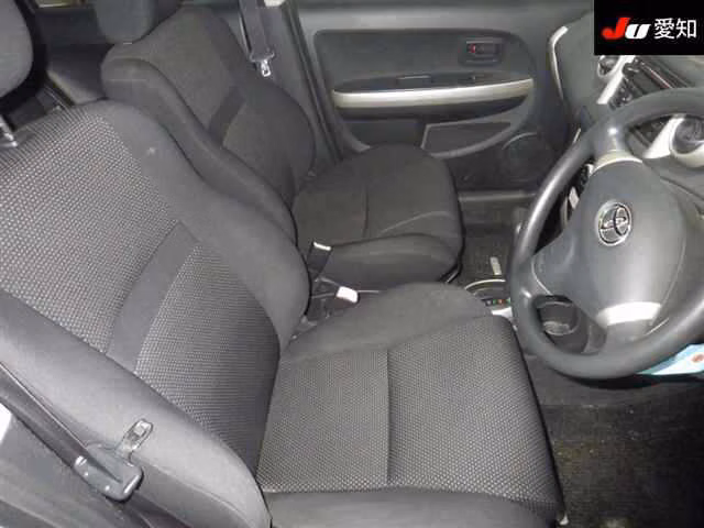 TOYOTA IST
