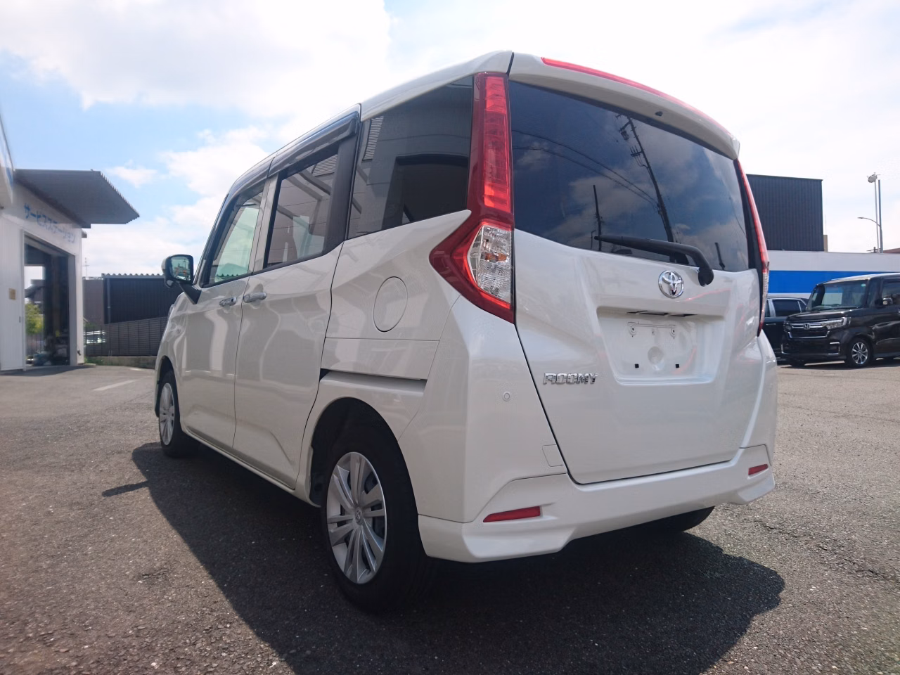 TOYOTA ROOMY