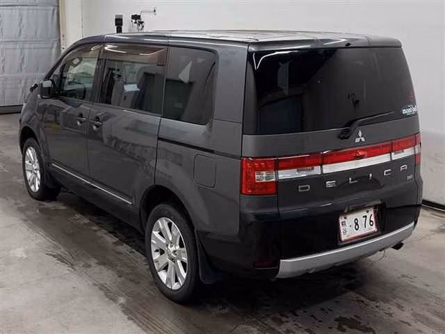 MITSUBISHI DELICA D:5