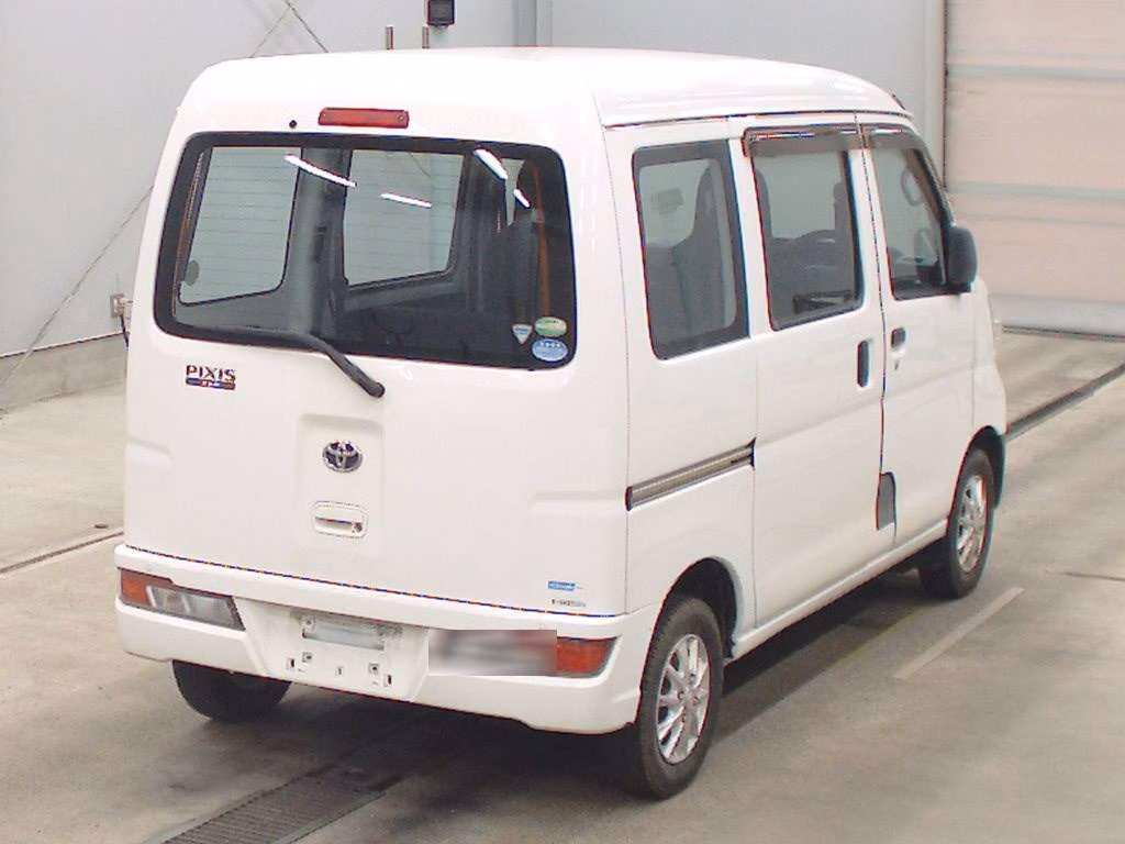 TOYOTA PIXIS VAN