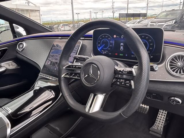 MERCEDES-BENZ EQE