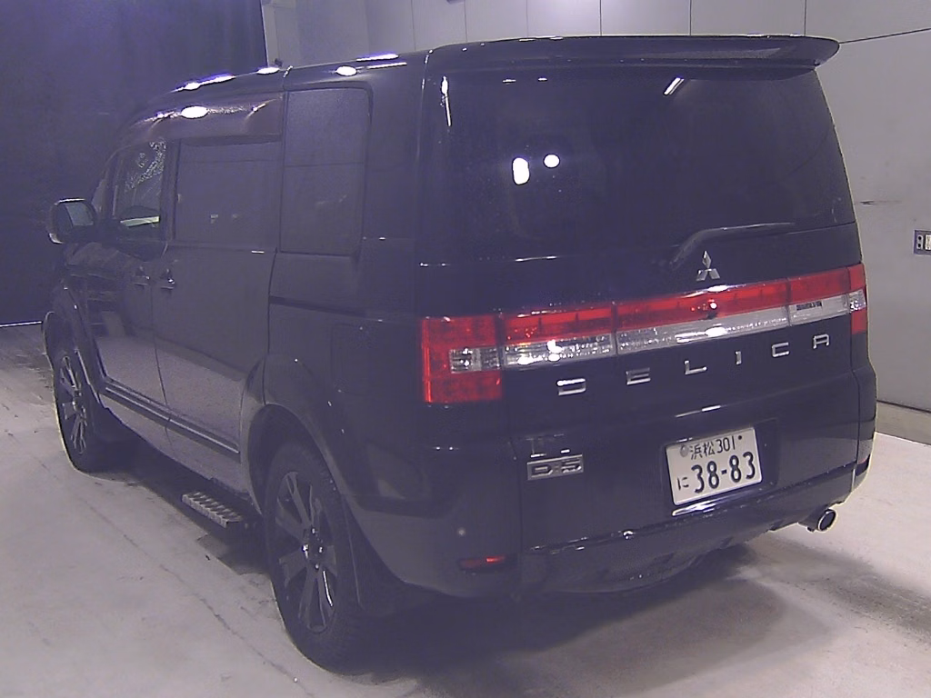 MITSUBISHI DELICA D:5