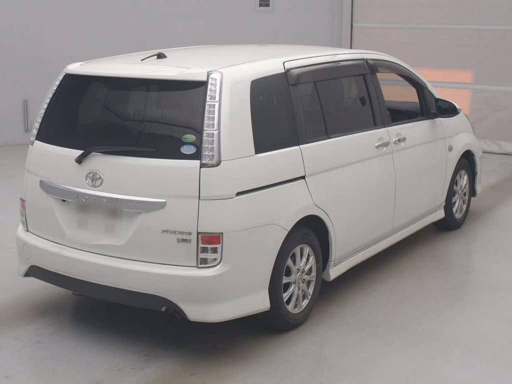 TOYOTA ISIS