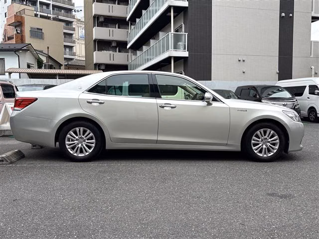 TOYOTA CROWN