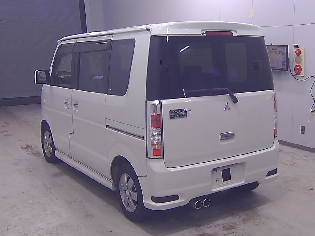 MITSUBISHI TOWN BOX