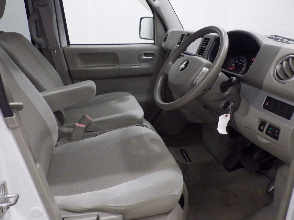 MITSUBISHI TOWN BOX