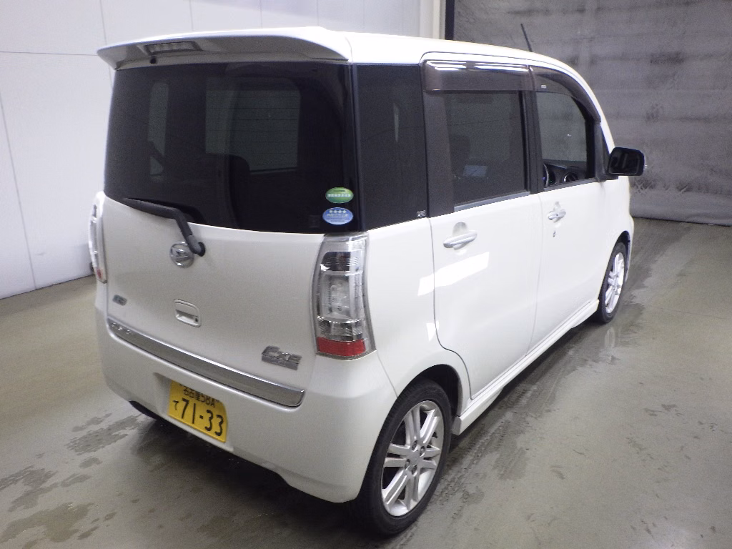 DAIHATSU TANTO EXE