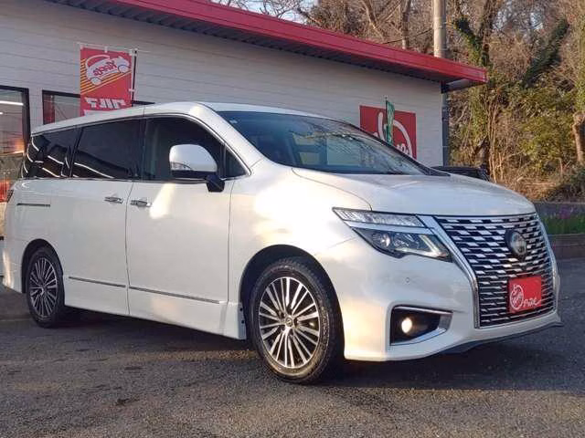NISSAN ELGRAND