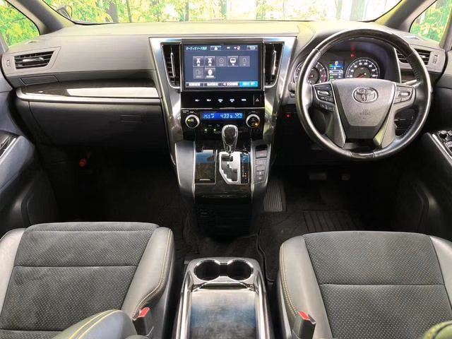 TOYOTA VELLFIRE