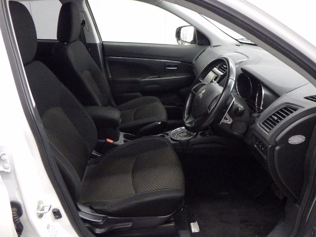 MITSUBISHI RVR