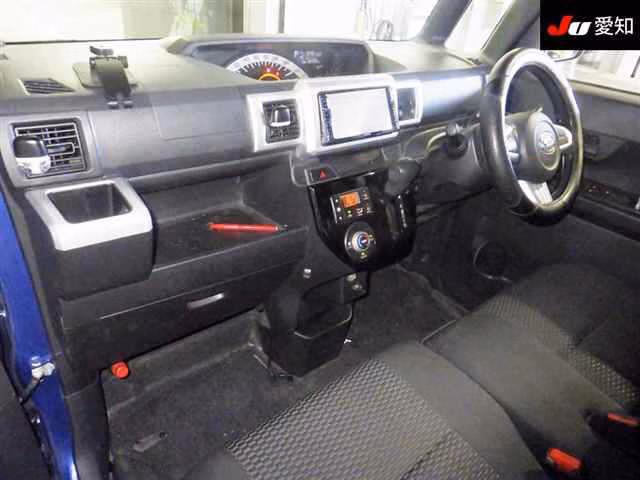 DAIHATSU WAKE