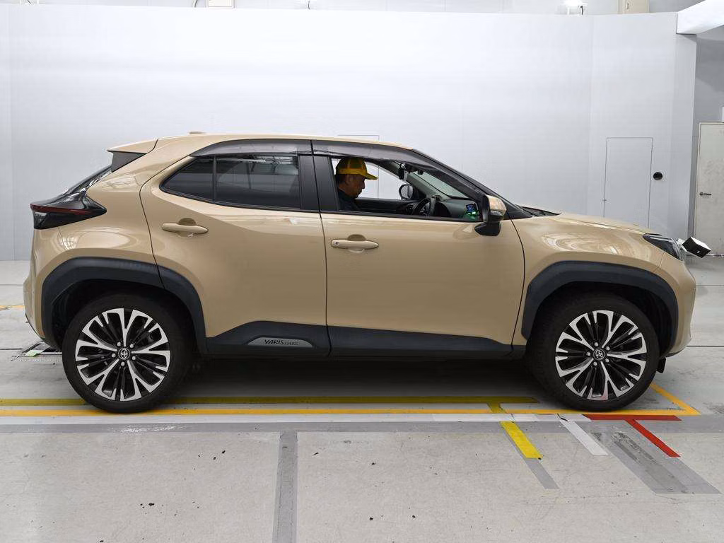 TOYOTA YARIS CROSS
