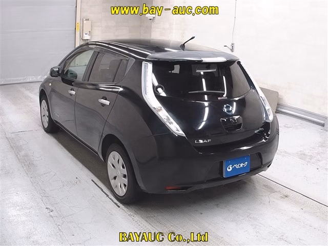NISSAN LEAF