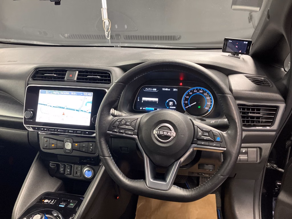 NISSAN LEAF