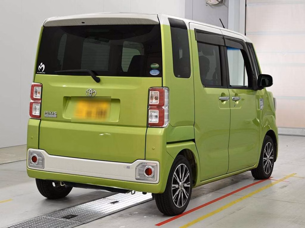 TOYOTA PIXIS MEGA
