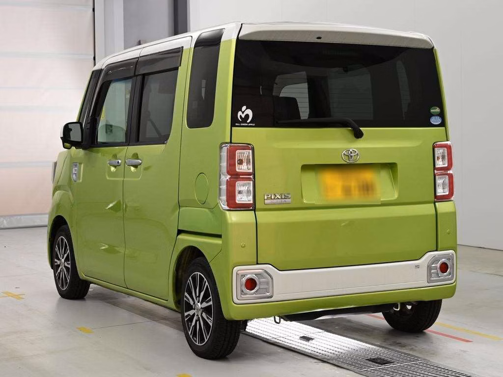 TOYOTA PIXIS MEGA