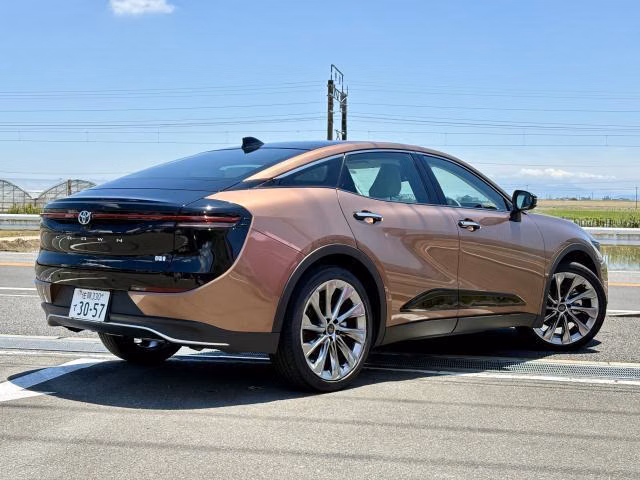 TOYOTA CROWN