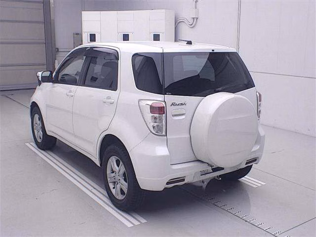 TOYOTA RUSH