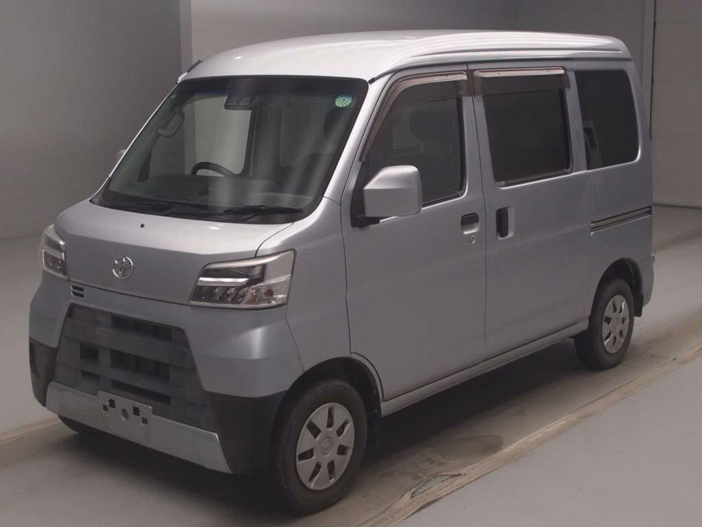 TOYOTA PIXIS VAN