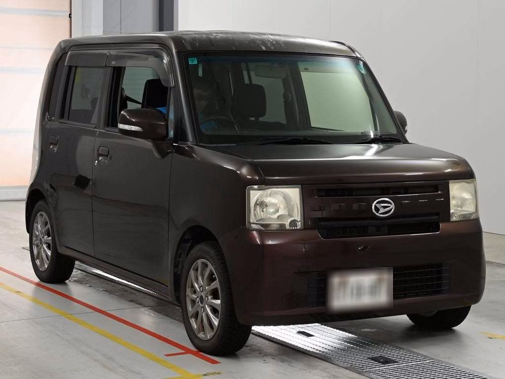 DAIHATSU MOVE CONTE